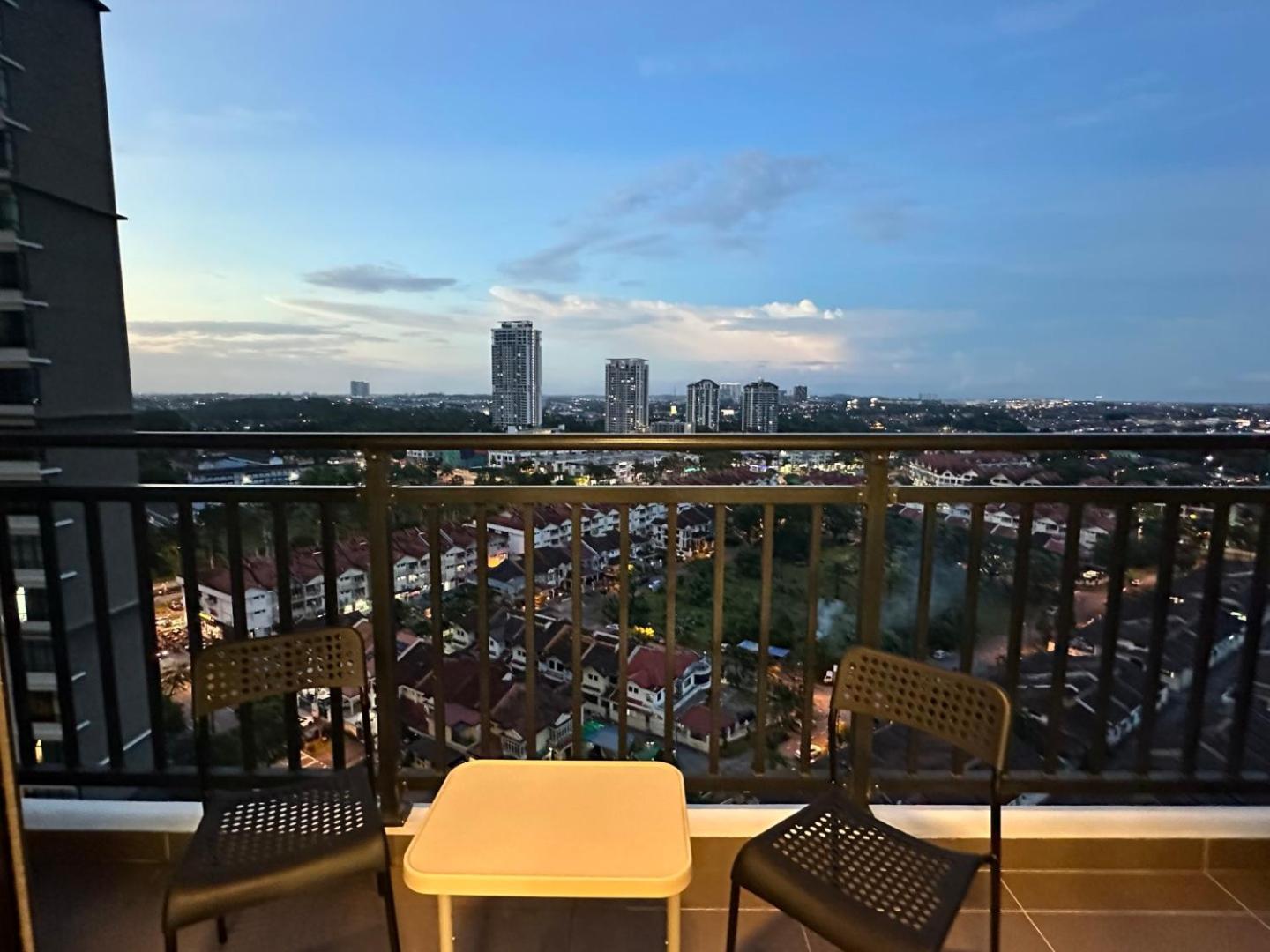 Apartment Molek Regency By Jc