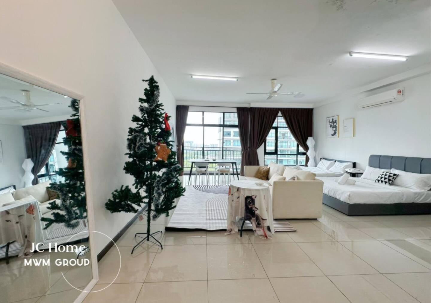Apartment Molek Regency By Jc *